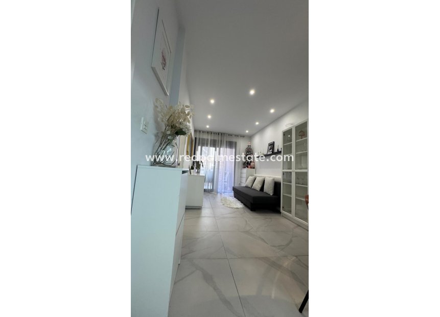 Reventa - Apartamento -
Torrevieja - Centro Torrevieja