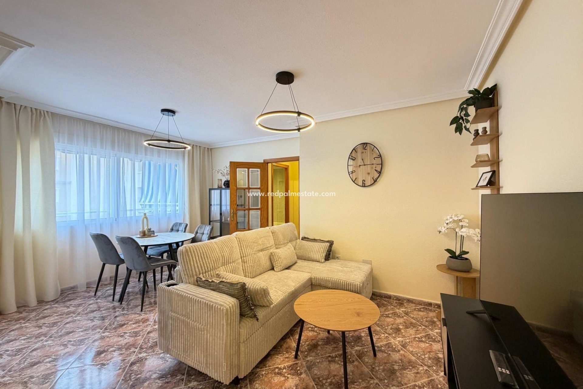 Reventa - Apartamento -
Torrevieja - Centro Torrevieja