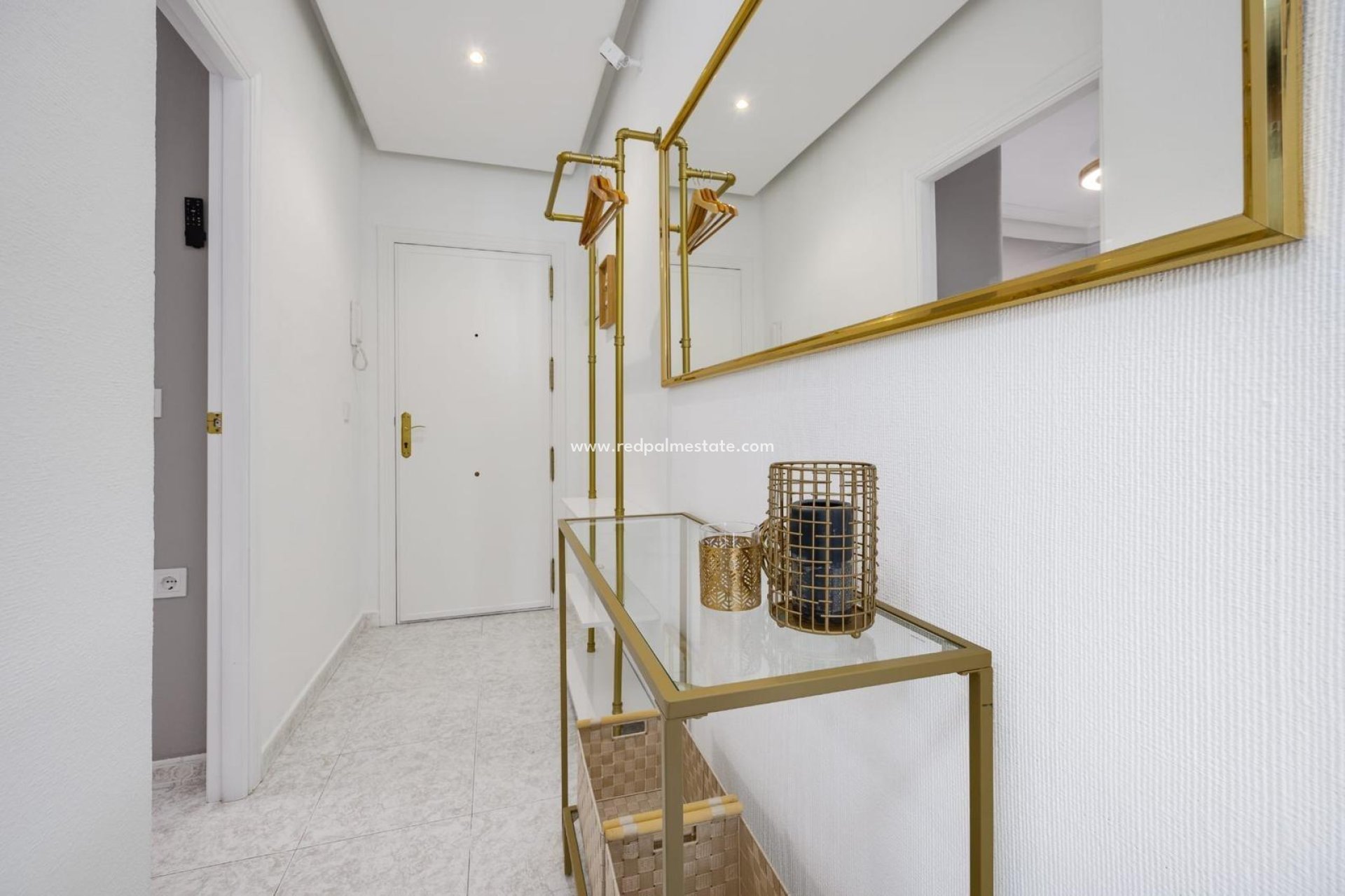 Reventa - Apartamento -
Torrevieja - Centro Torrevieja