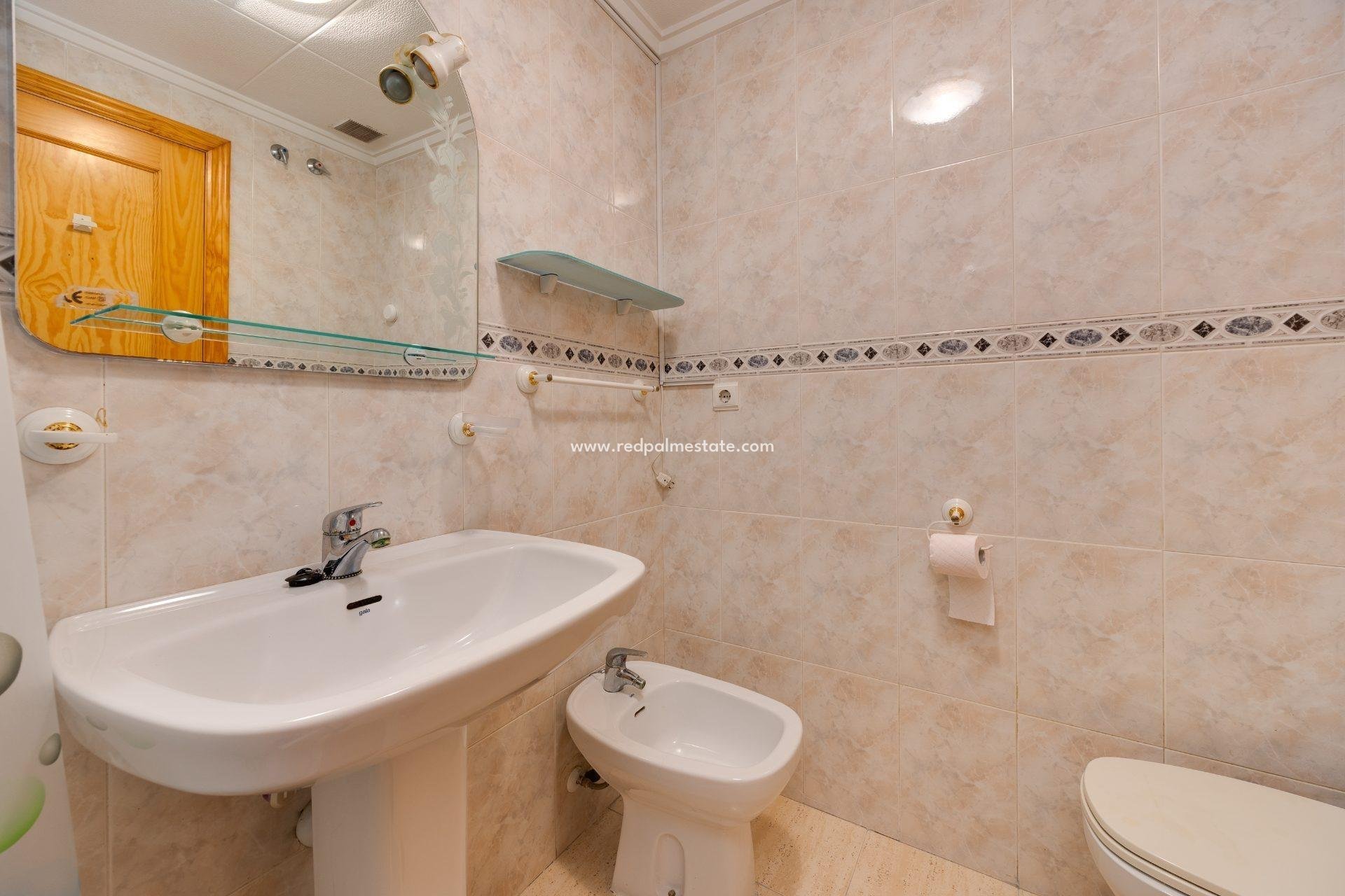 Reventa - Apartamento -
Torrevieja - Centro Torrevieja