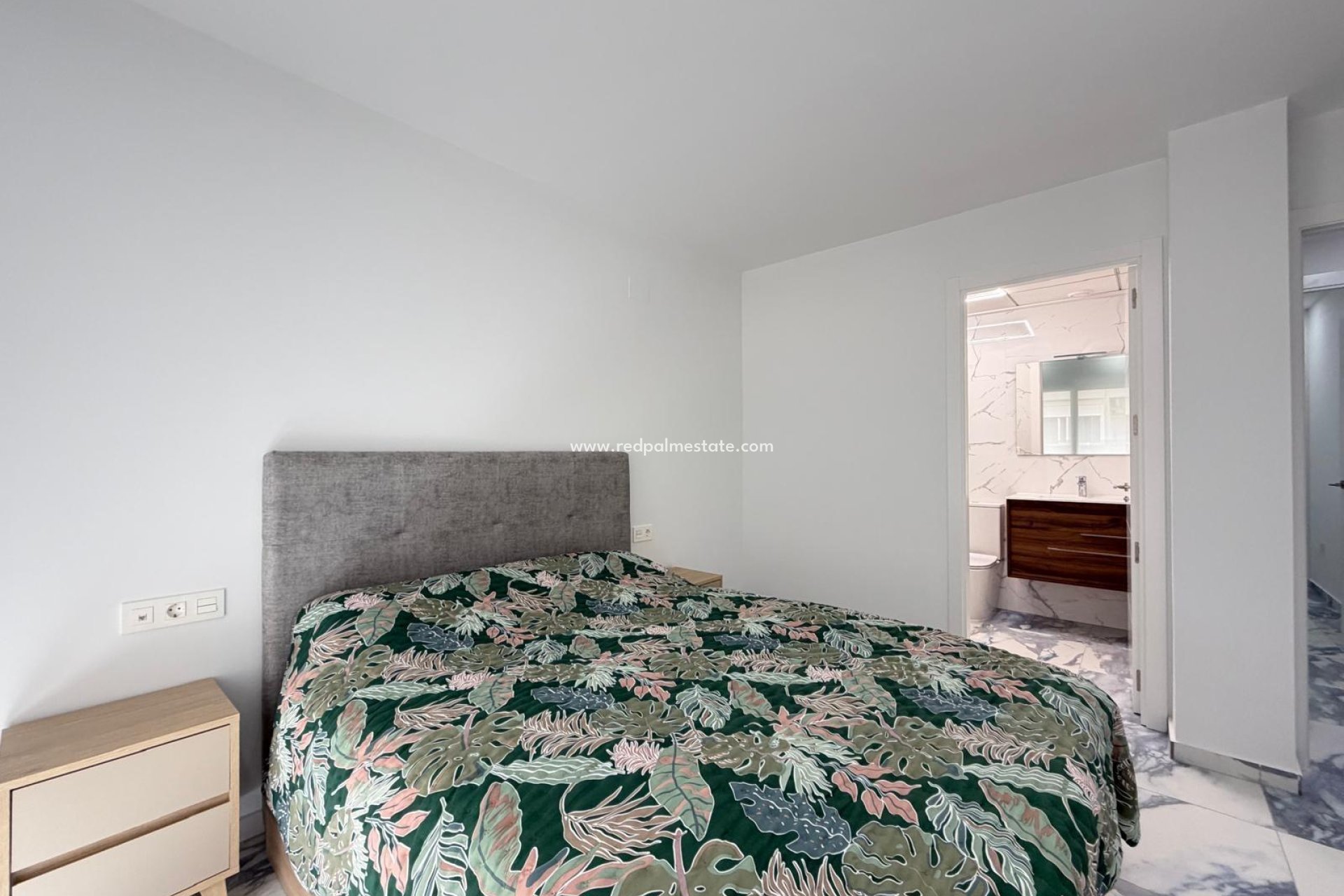 Reventa - Apartamento -
Torrevieja - Centro Torrevieja