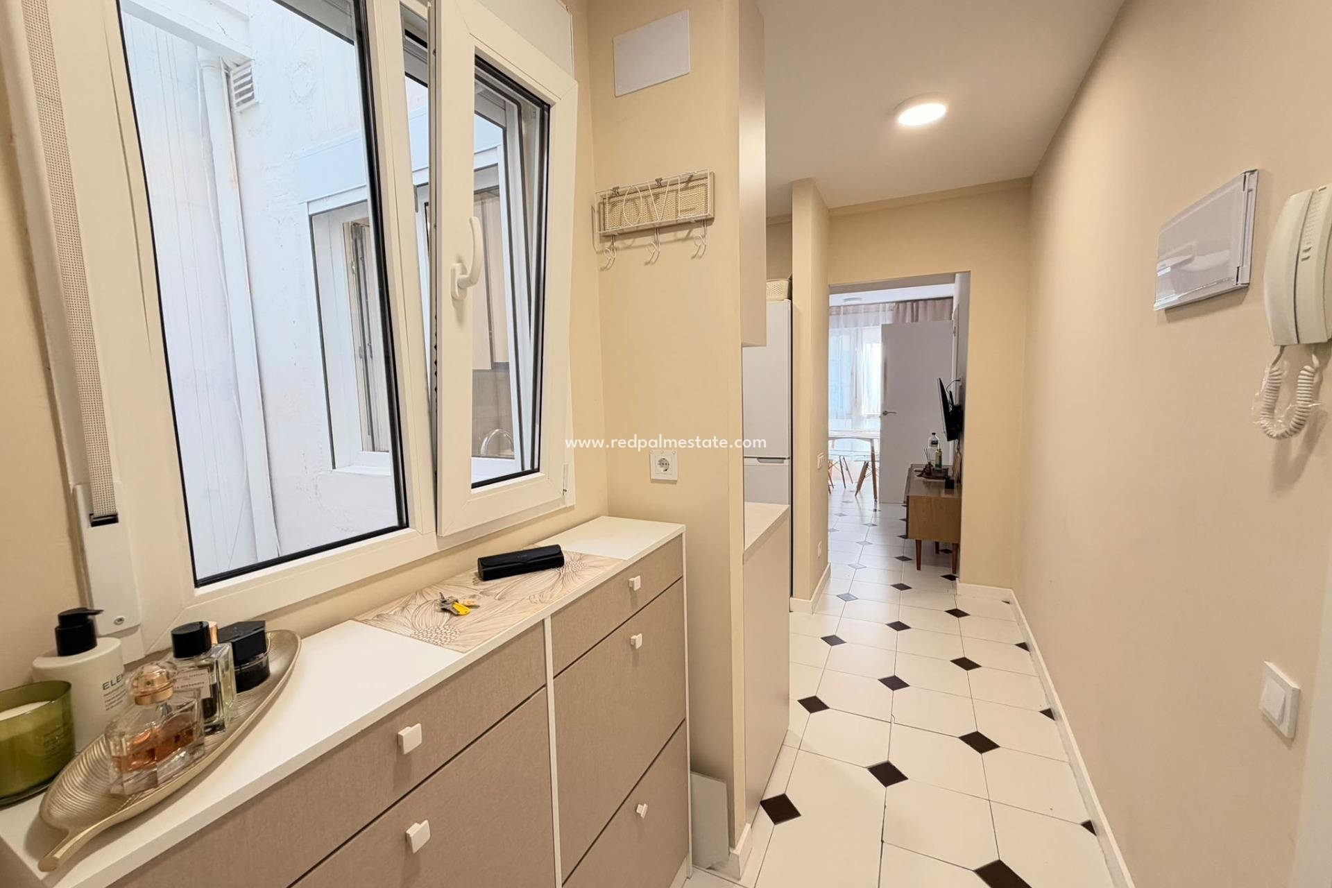 Reventa - Apartamento -
Torrevieja - Centro Torrevieja