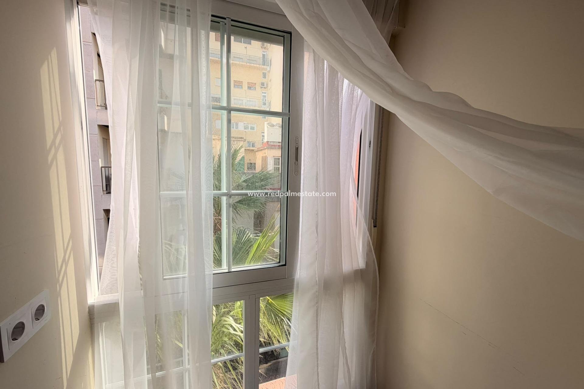 Reventa - Apartamento -
Torrevieja - Centro Torrevieja