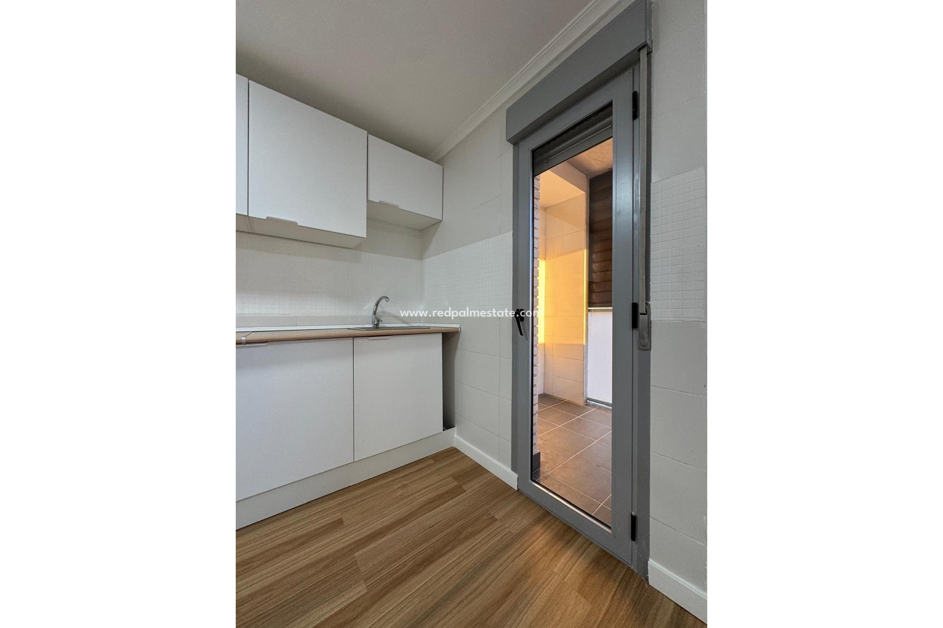 Reventa - Apartamento -
Torrevieja - Centro Torrevieja