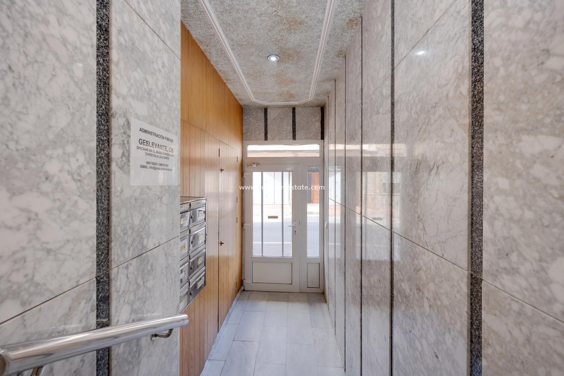 Reventa - Apartamento -
Torrevieja - Centro Torrevieja