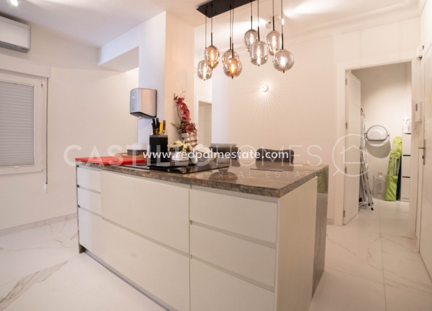 Reventa - Apartamento -
Torrevieja - Centro Torrevieja