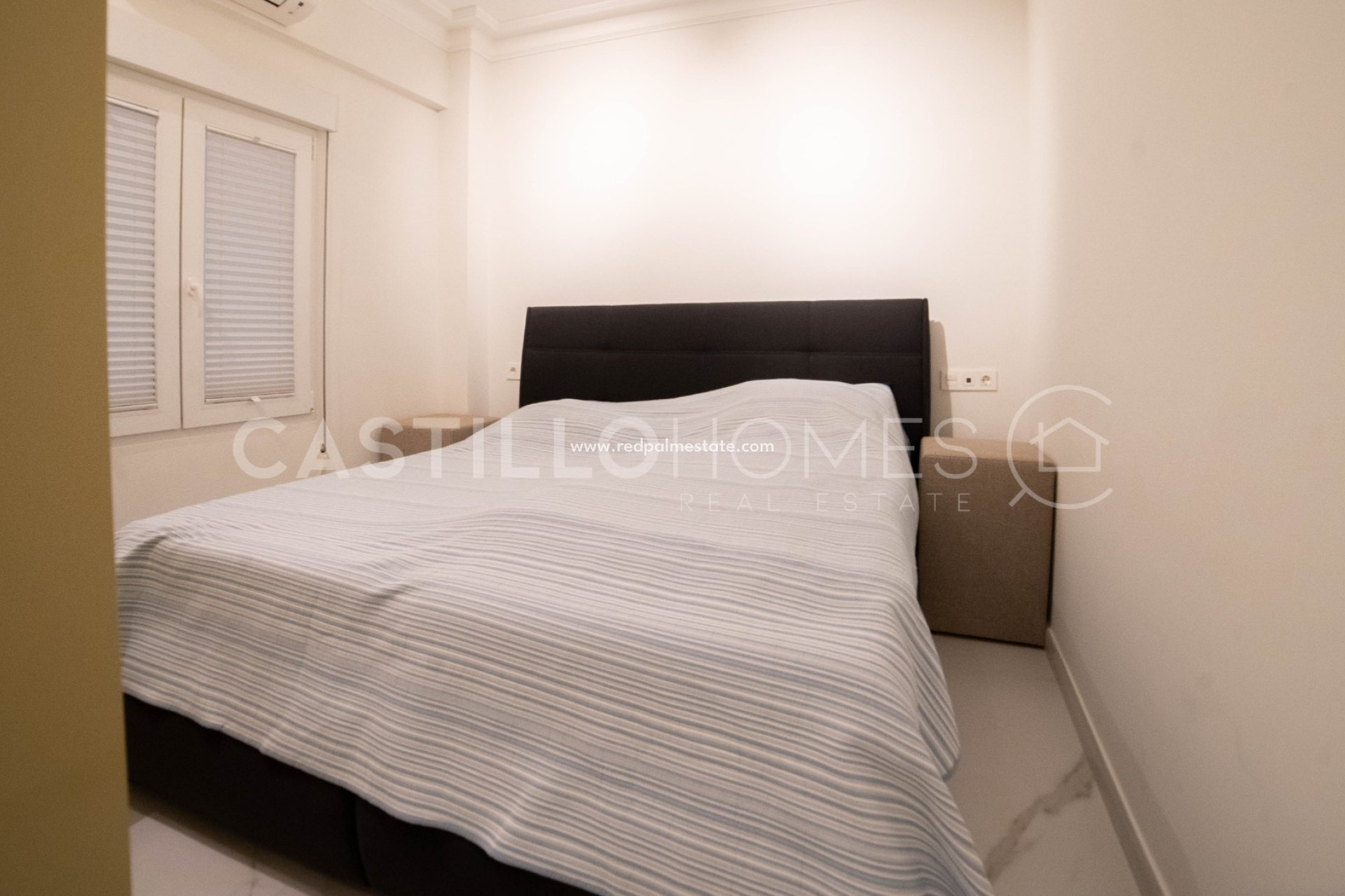 Reventa - Apartamento -
Torrevieja - Centro Torrevieja