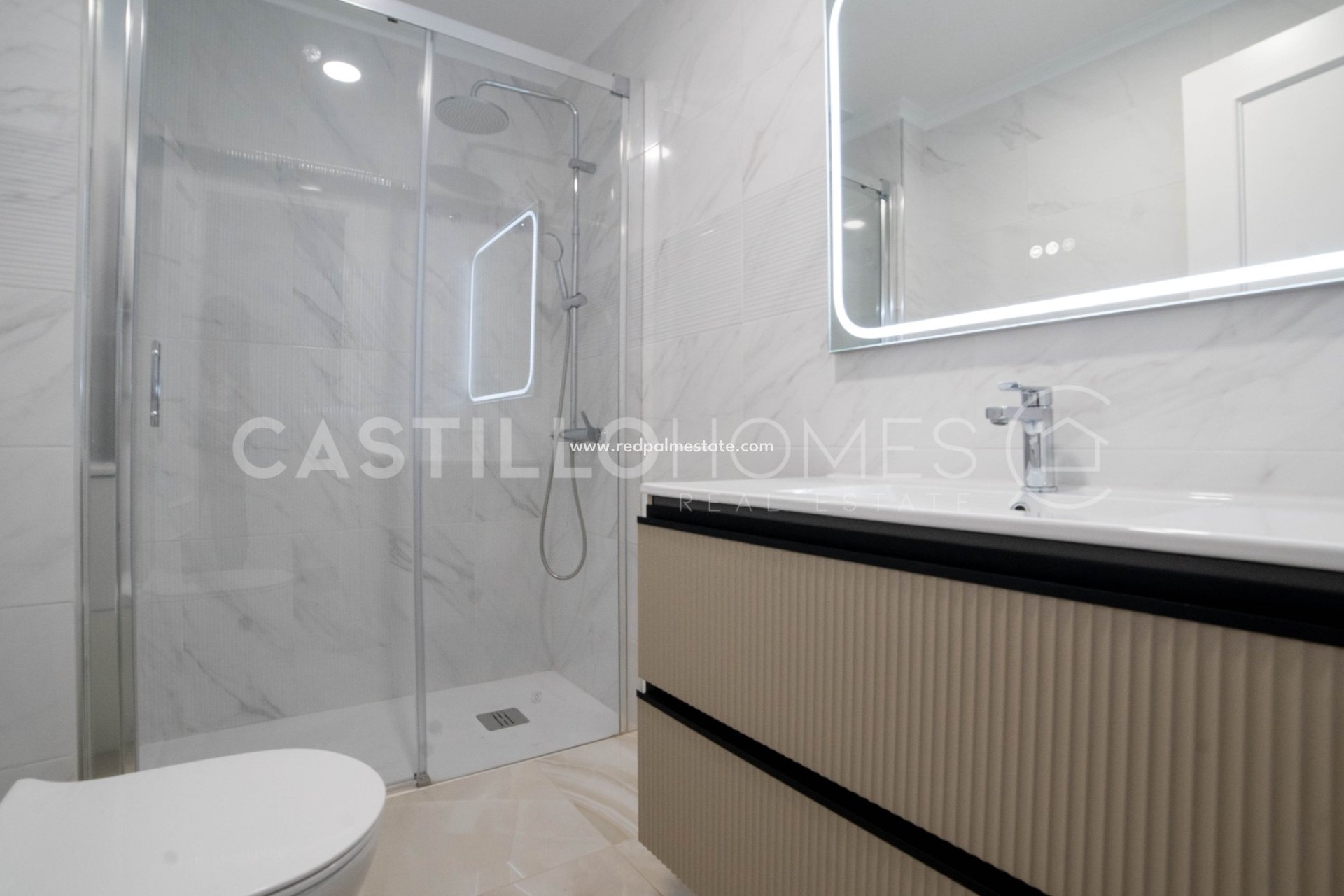 Reventa - Apartamento -
Torrevieja - Centro Torrevieja