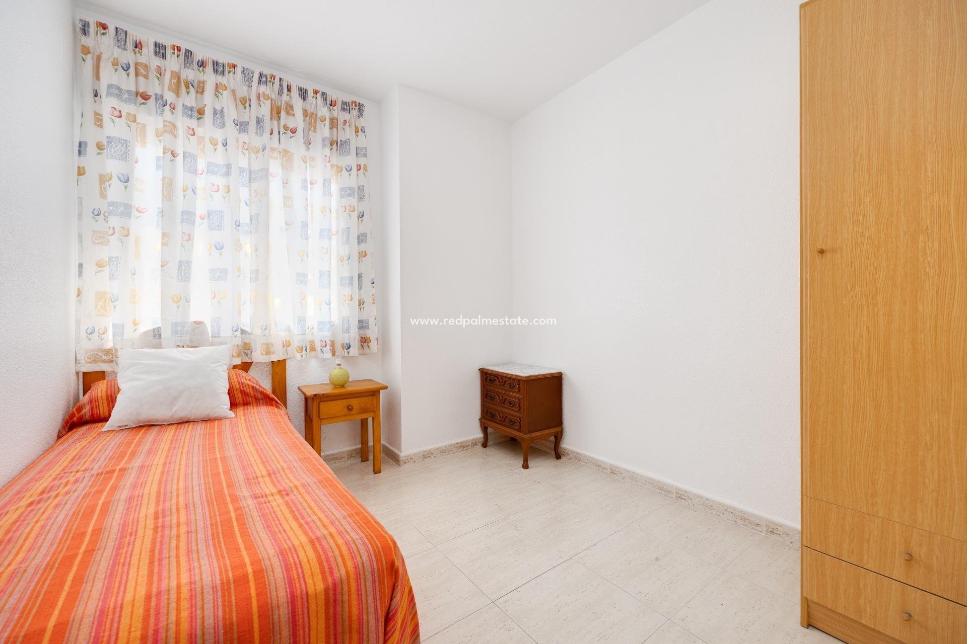 Reventa - Apartamento -
Torrevieja - Centro Torrevieja