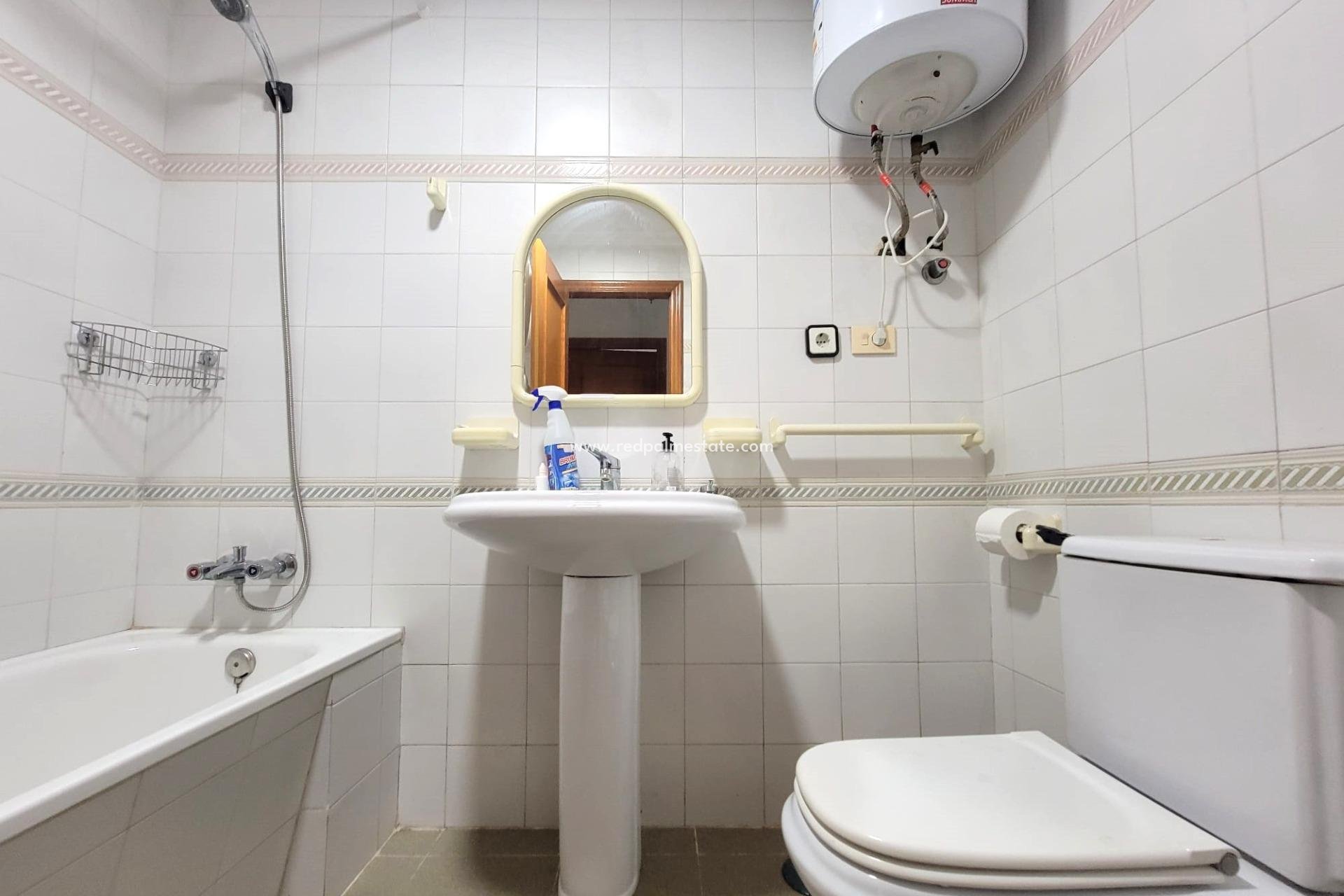 Reventa - Apartamento -
Torrevieja - Centro Torrevieja