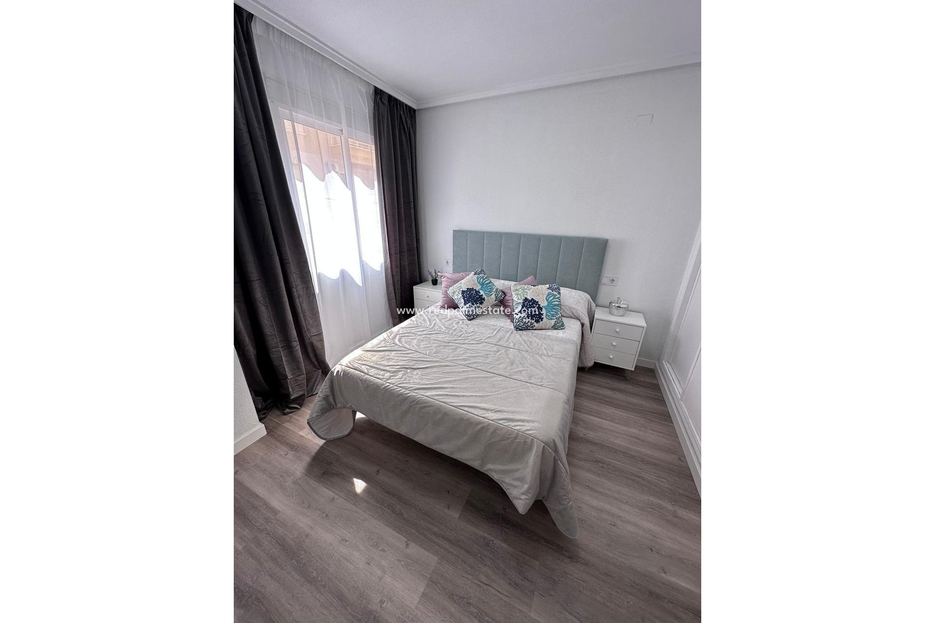 Reventa - Apartamento -
Torrevieja - Centro Torrevieja