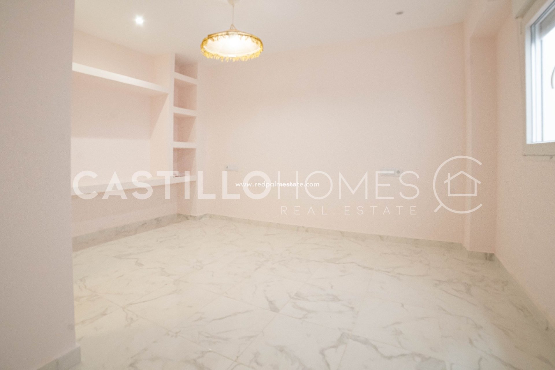 Reventa - Apartamento -
Torrevieja - Centro Torrevieja