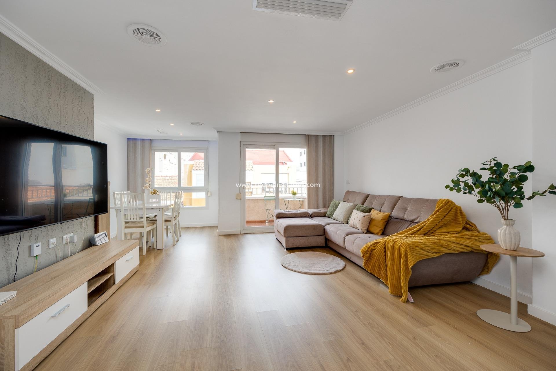 Reventa - Apartamento -
Torrevieja - Centro Torrevieja