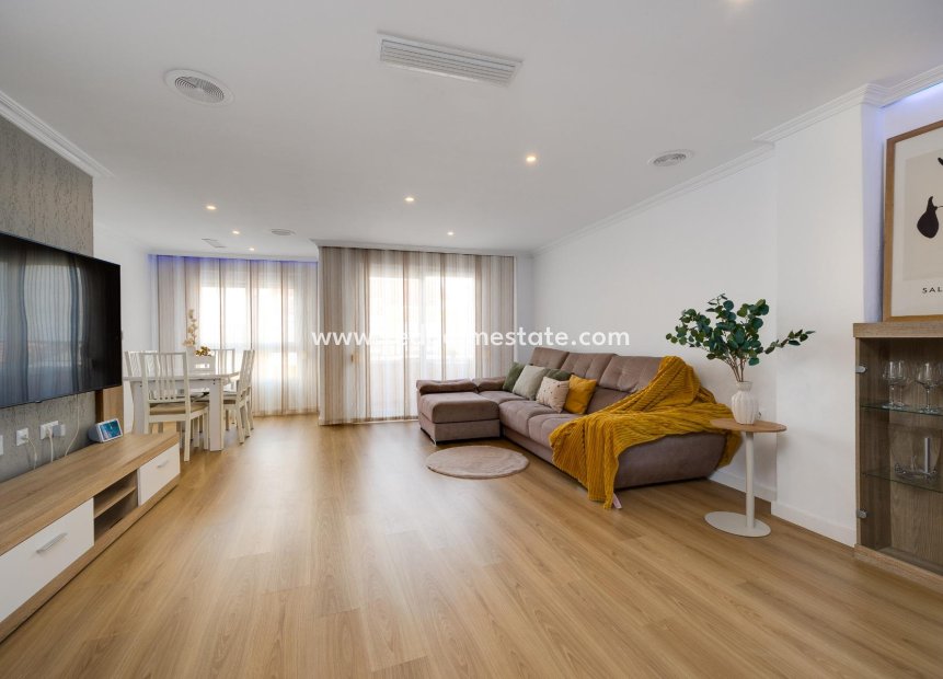 Reventa - Apartamento -
Torrevieja - Centro Torrevieja
