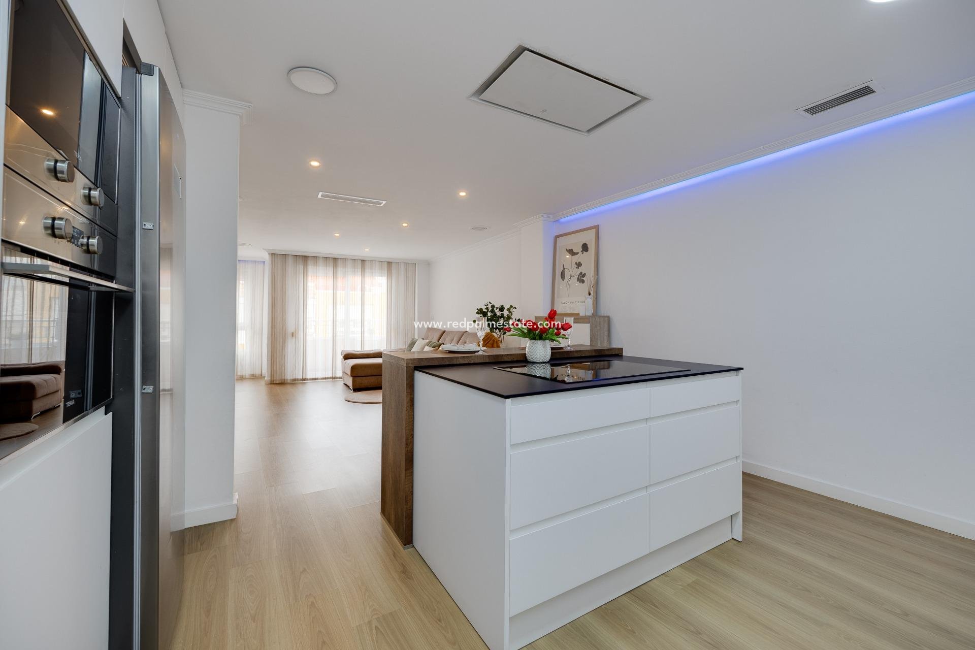 Reventa - Apartamento -
Torrevieja - Centro Torrevieja