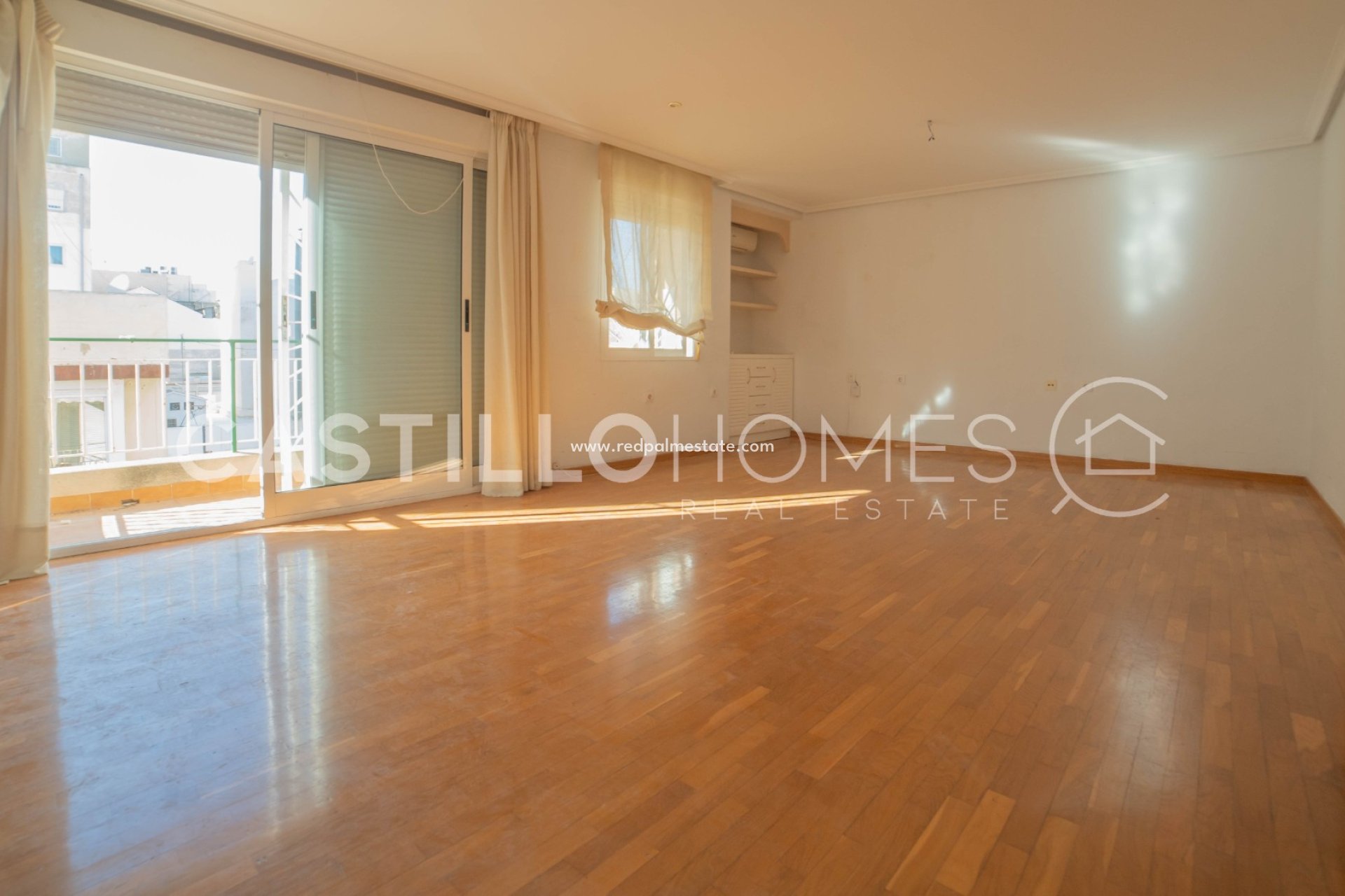 Reventa - Apartamento -
Torrevieja - Centro Torrevieja