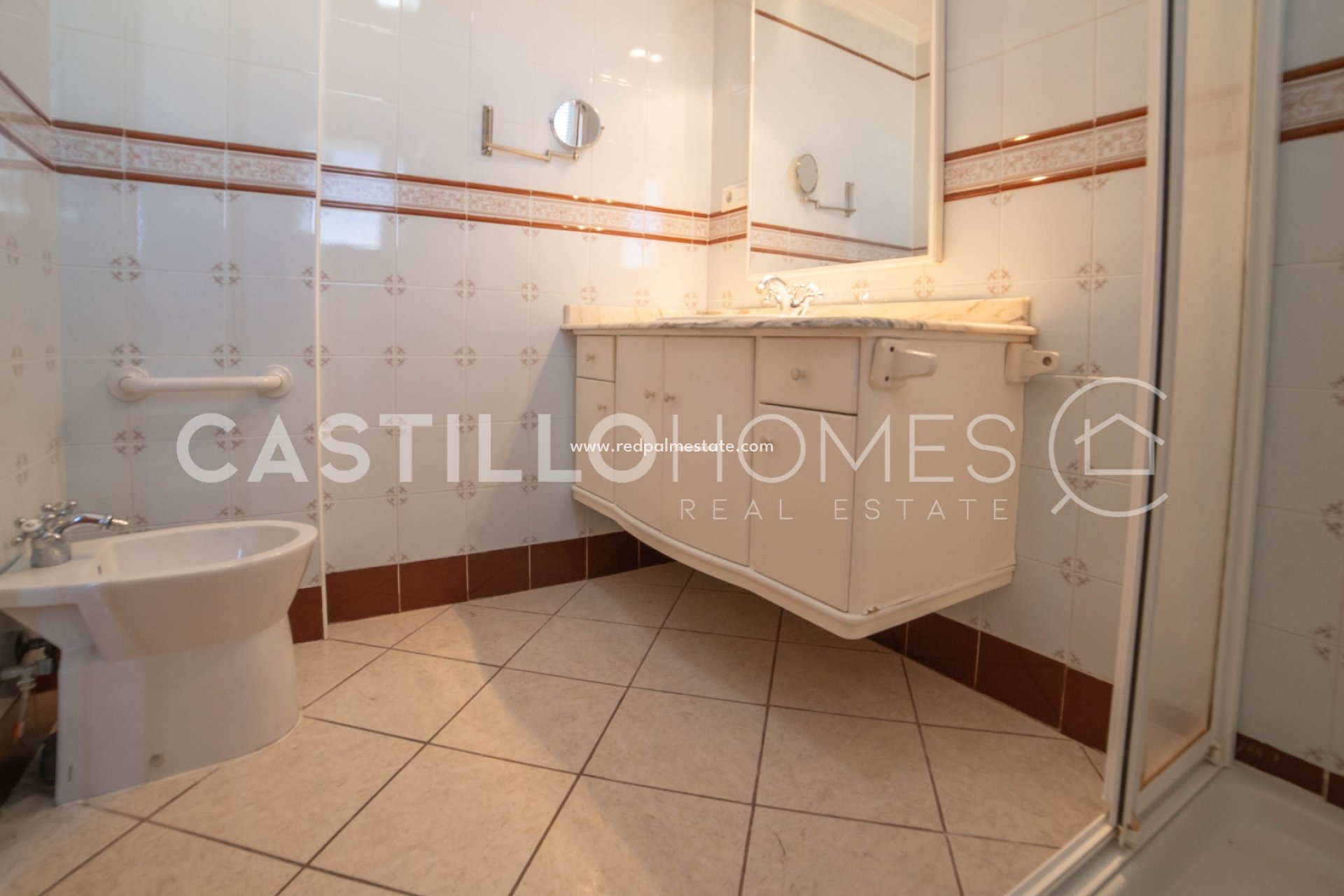 Reventa - Apartamento -
Torrevieja - Centro Torrevieja