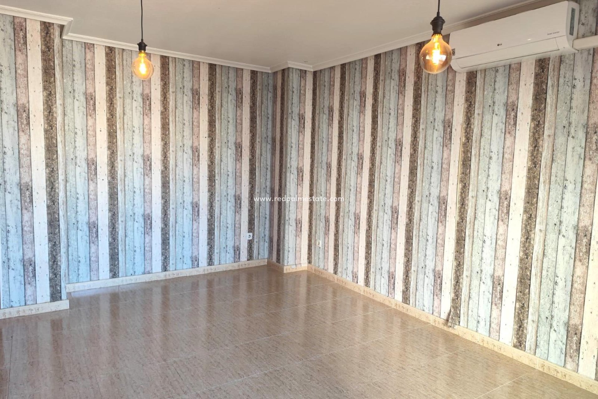 Reventa - Apartamento -
Torrevieja - Centro Torrevieja