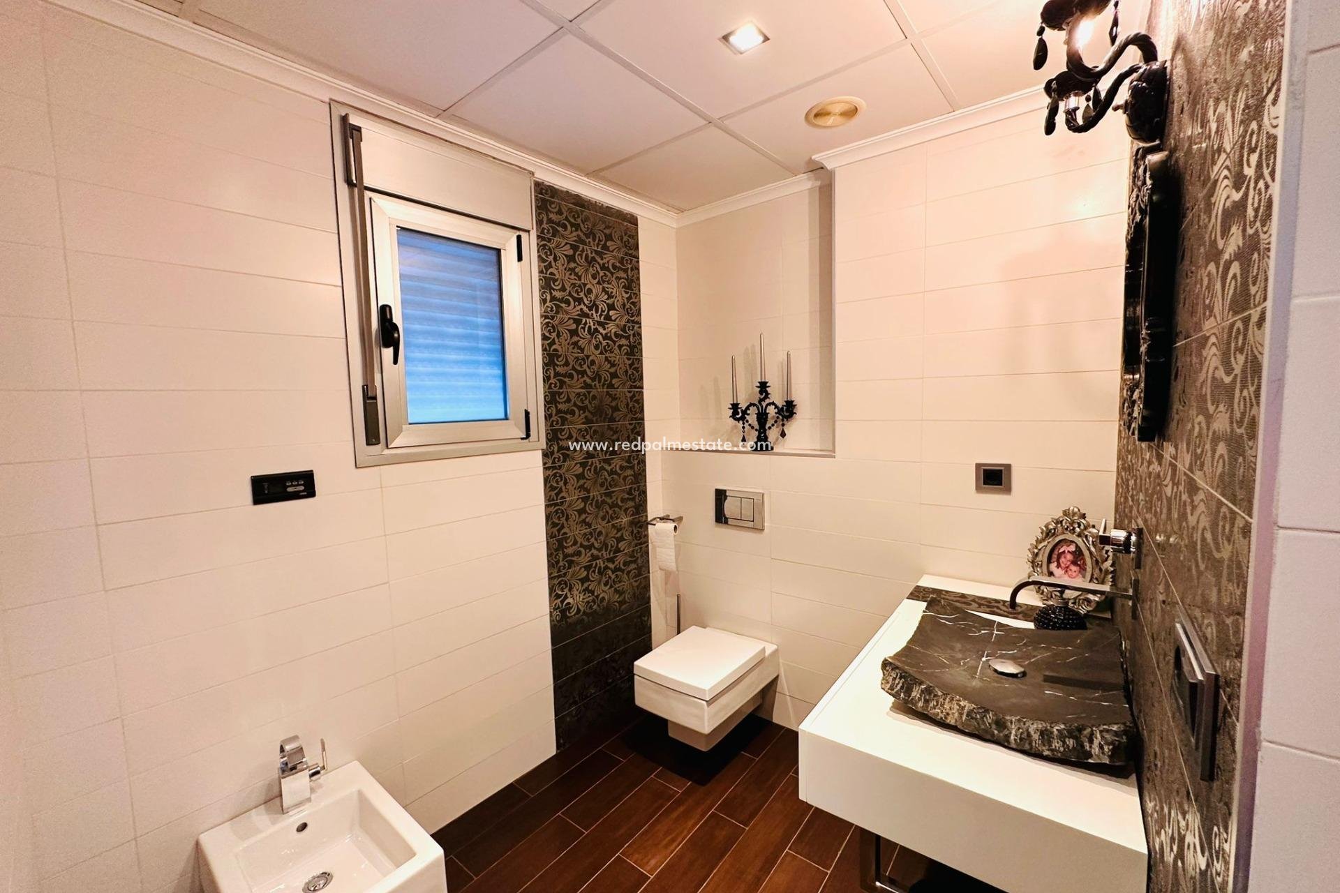 Reventa - Apartamento -
Torrevieja - Centro Torrevieja