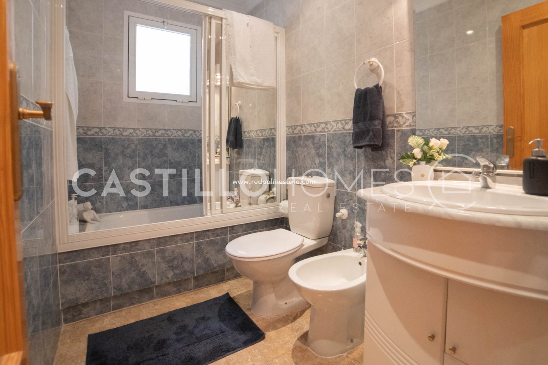 Reventa - Apartamento -
Torrevieja - Centro Torrevieja