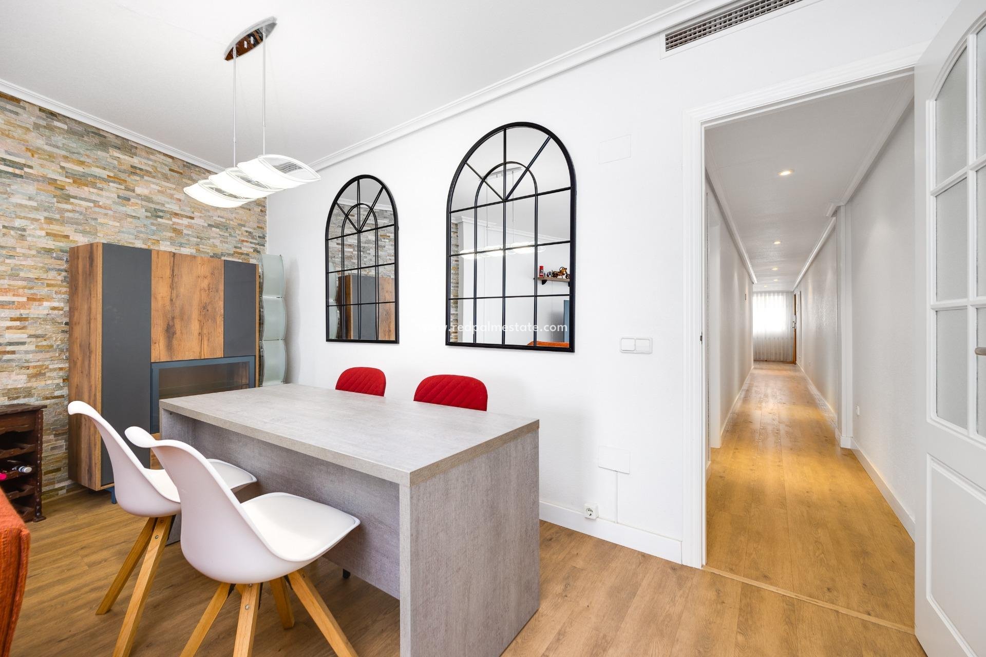 Reventa - Apartamento -
Torrevieja - Centro Torrevieja