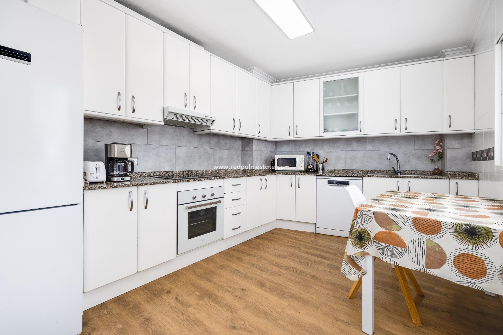 Reventa - Apartamento -
Torrevieja - Centro Torrevieja