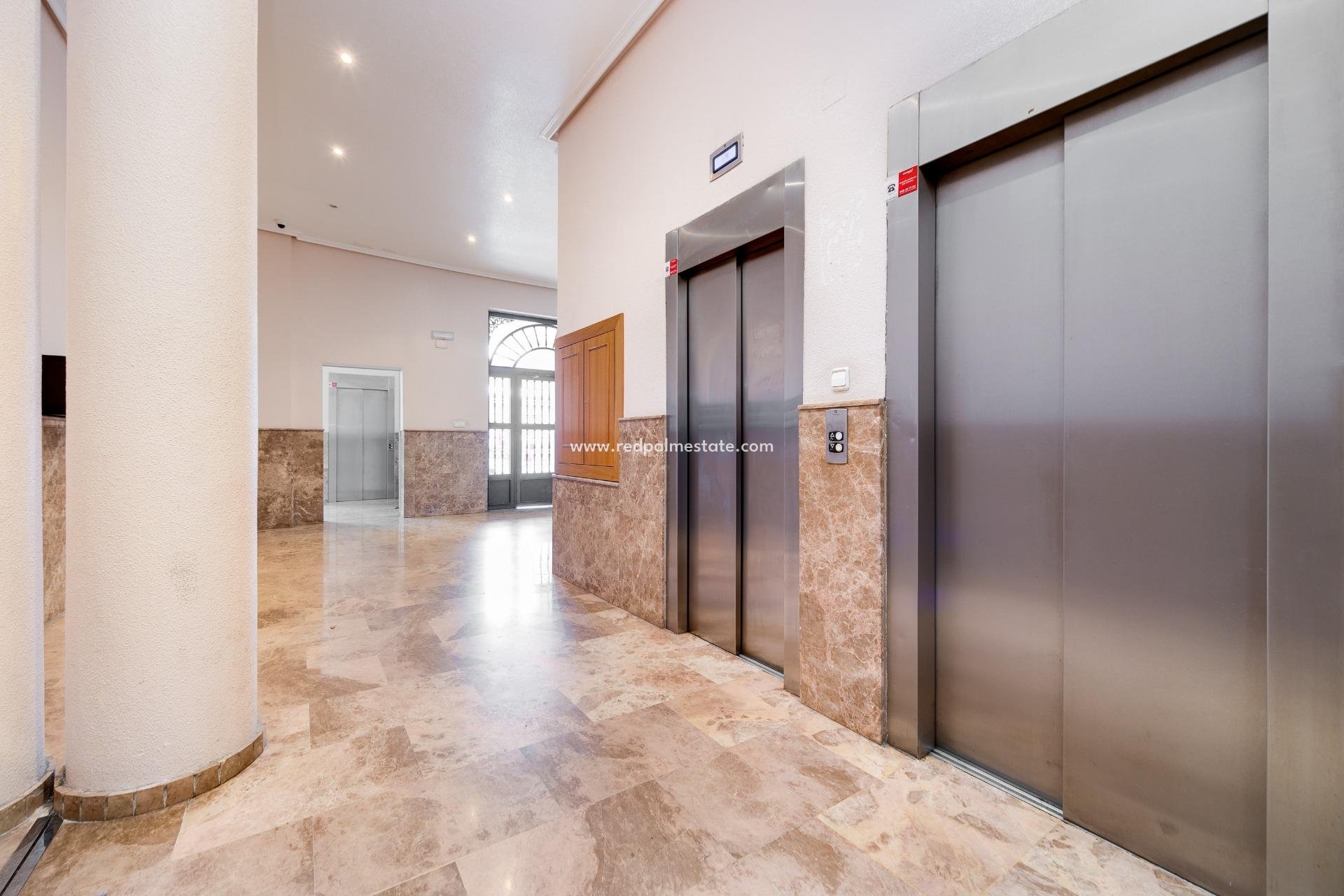 Reventa - Apartamento -
Torrevieja - Centro Torrevieja