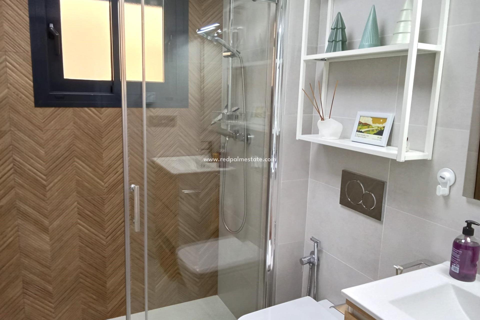 Reventa - Apartamento -
Torrevieja - Centro Torrevieja