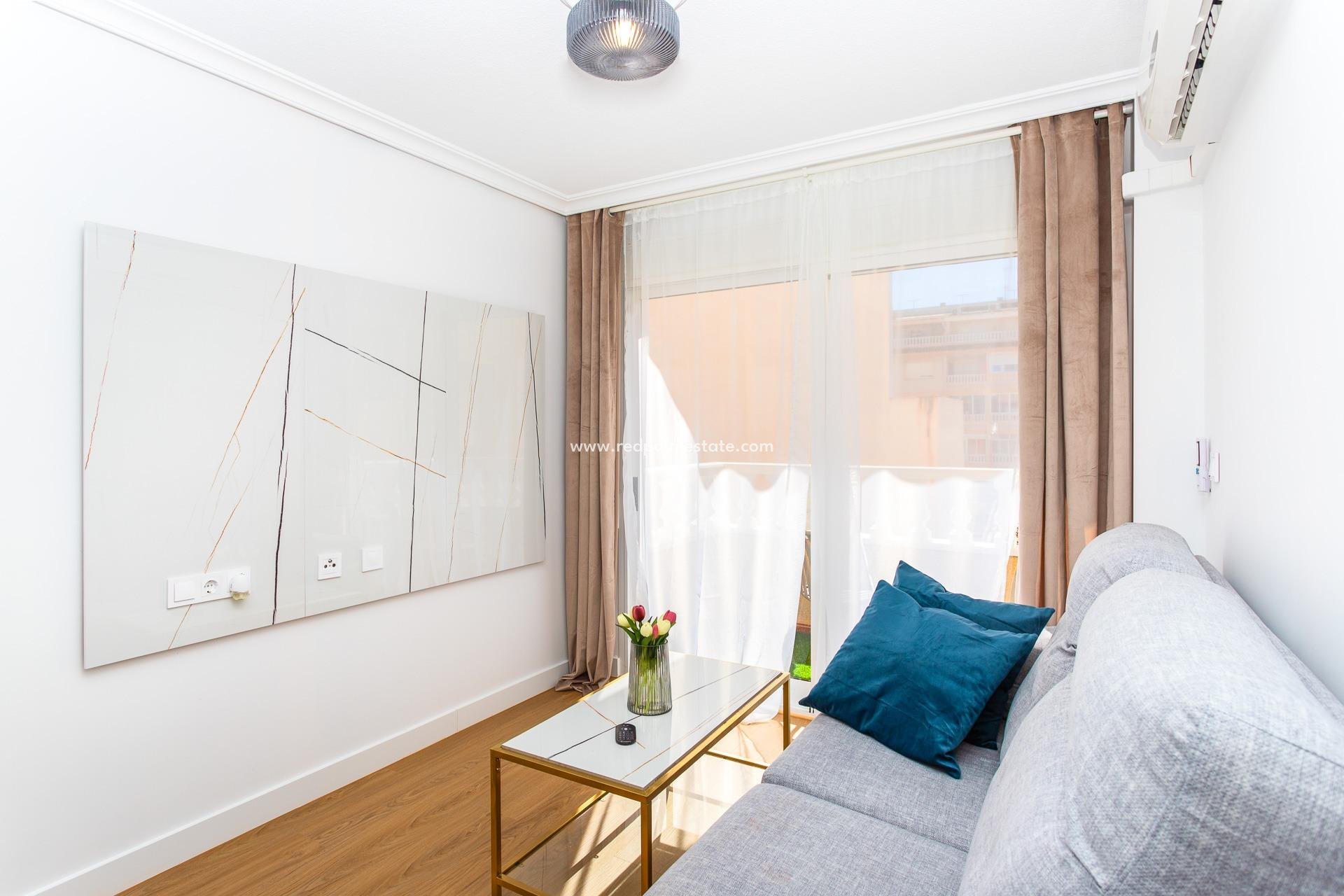 Reventa - Apartamento -
Torrevieja - Centro Torrevieja