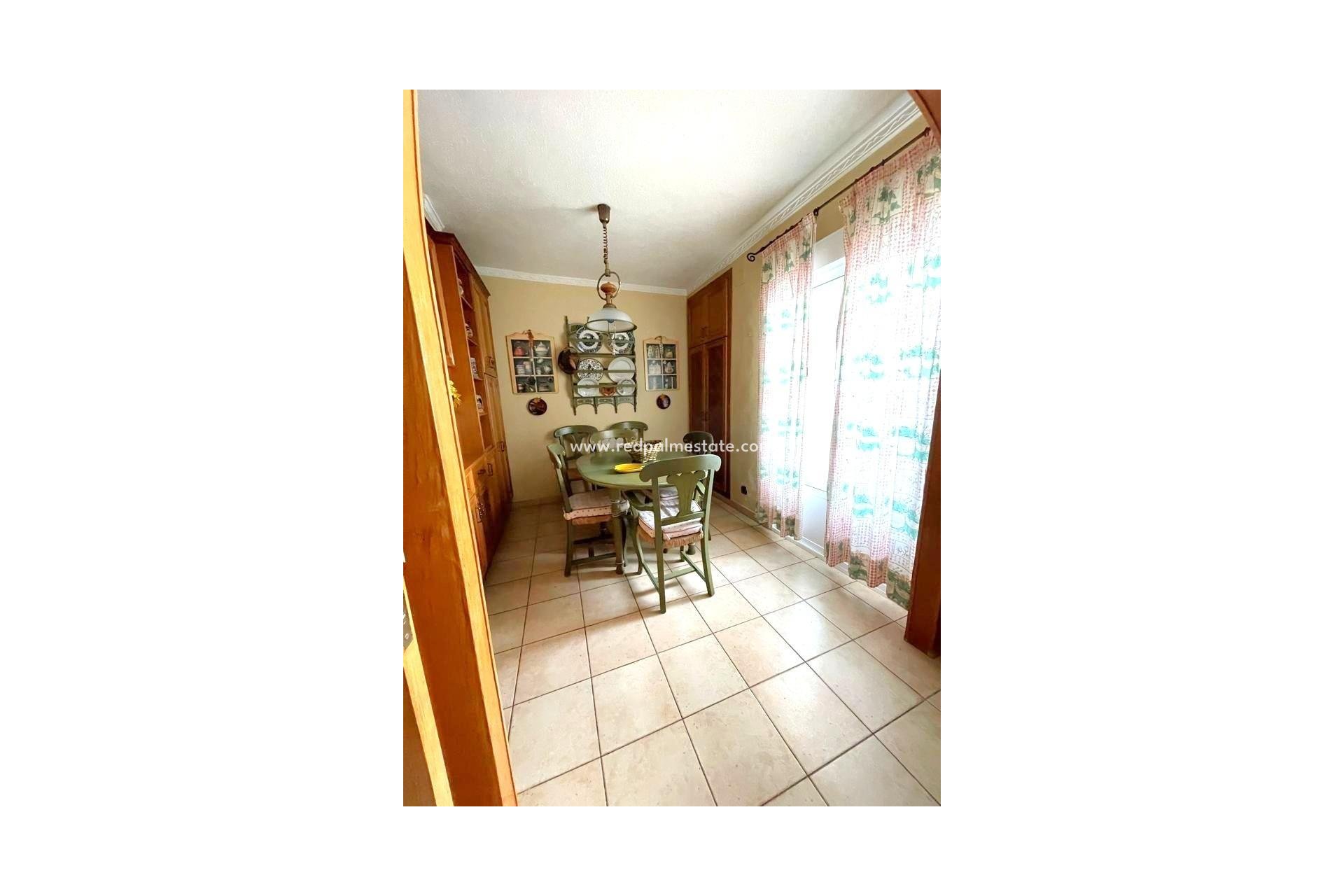 Reventa - Apartamento -
Torrevieja - Centro Torrevieja