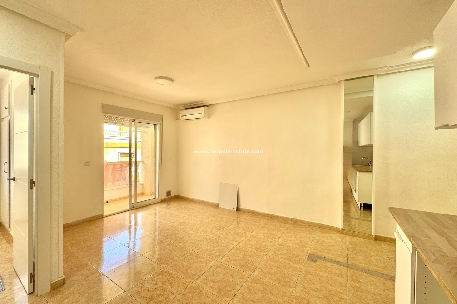Reventa - Apartamento -
Torrevieja - Centro Torrevieja