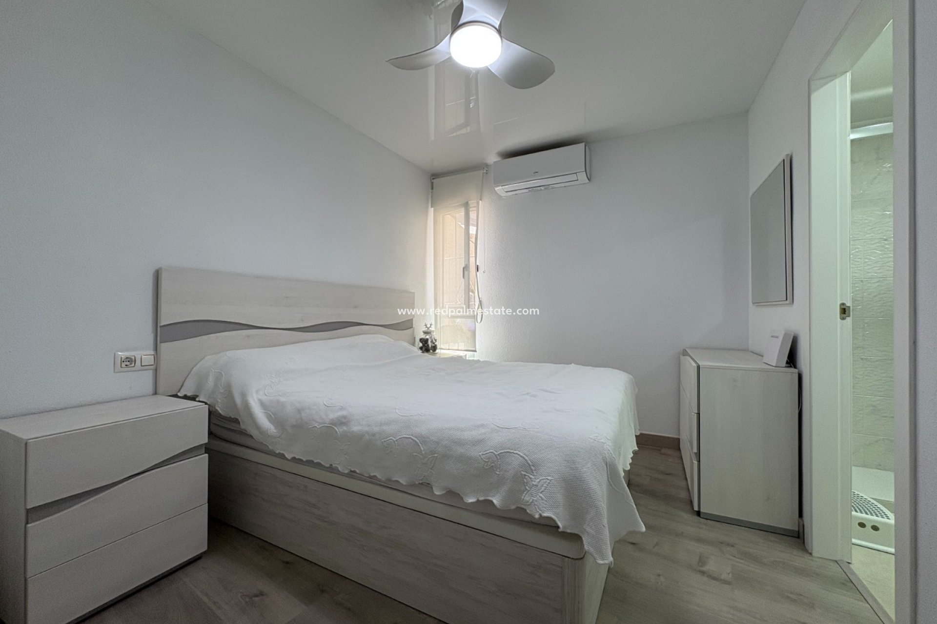 Reventa - Apartamento -
Torrevieja - Centro Torrevieja