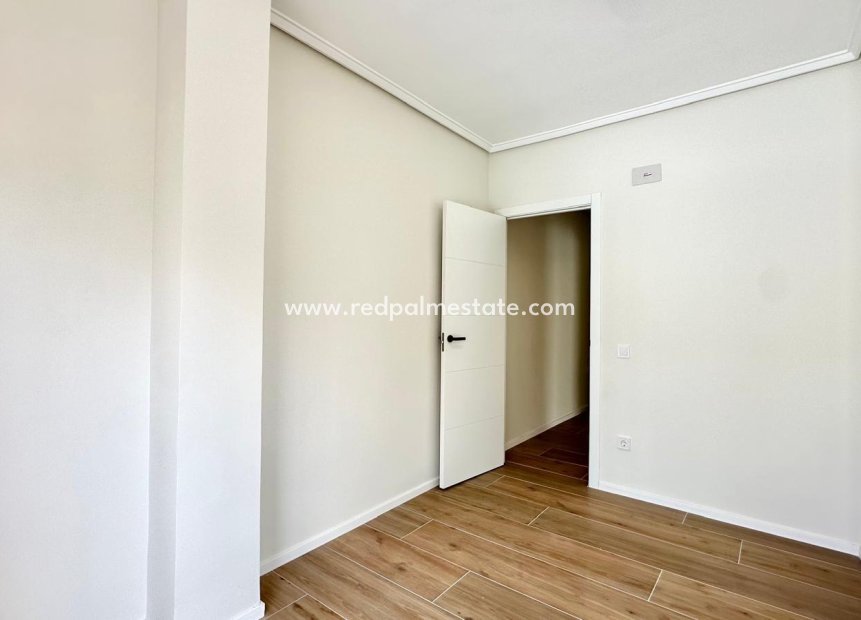 Reventa - Apartamento -
Torrevieja - Centro Torrevieja