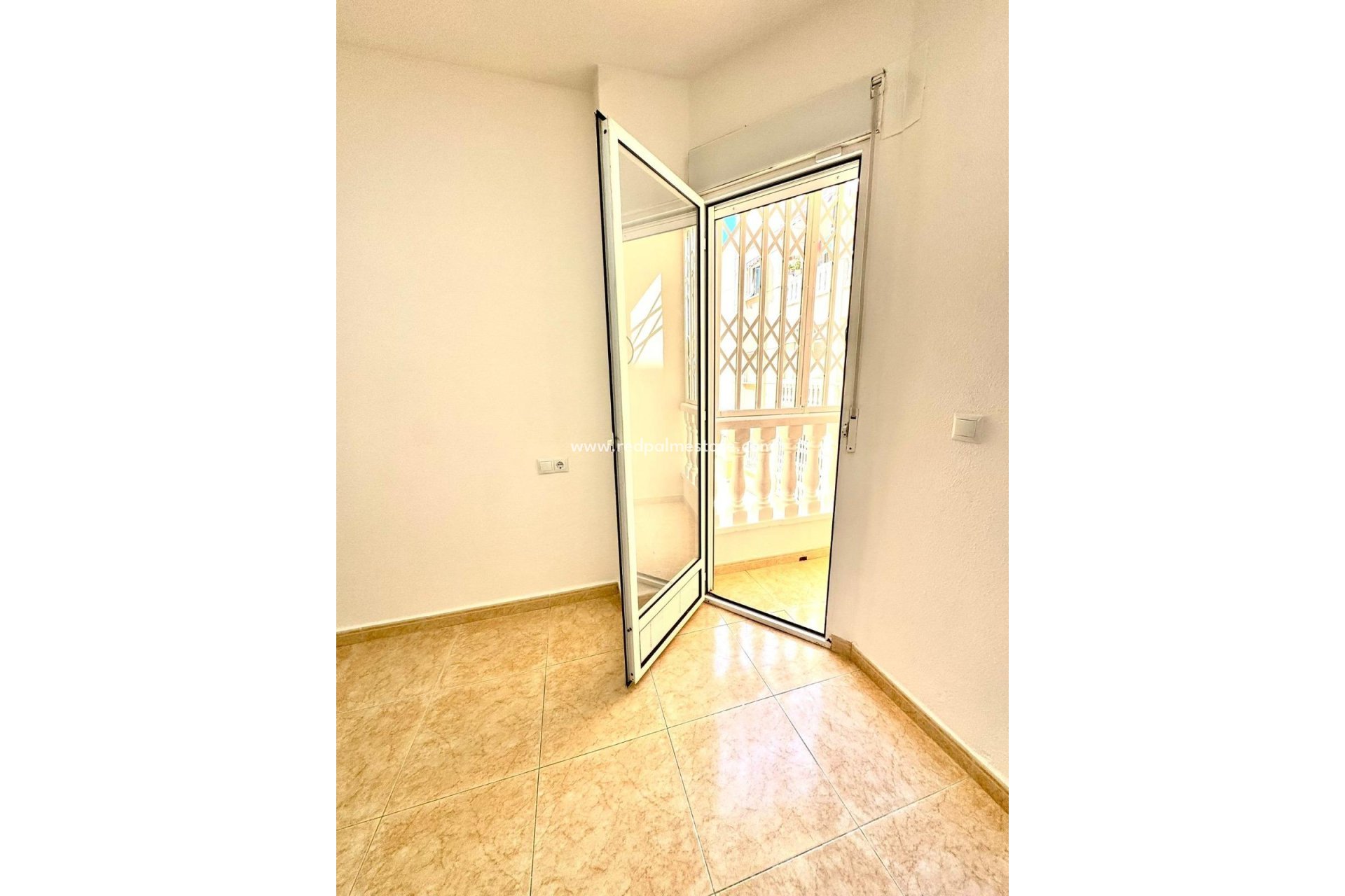 Reventa - Apartamento -
Torrevieja - Centro Torrevieja
