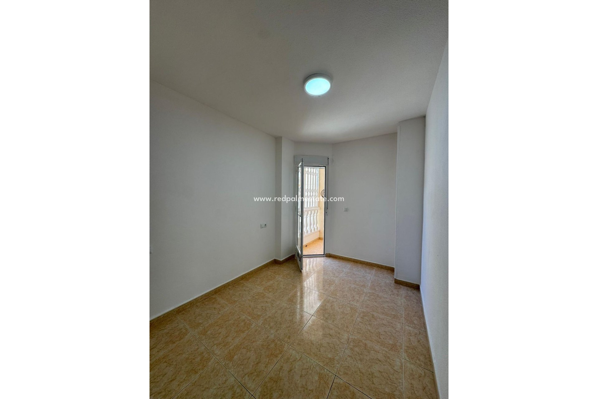 Reventa - Apartamento -
Torrevieja - Centro Torrevieja