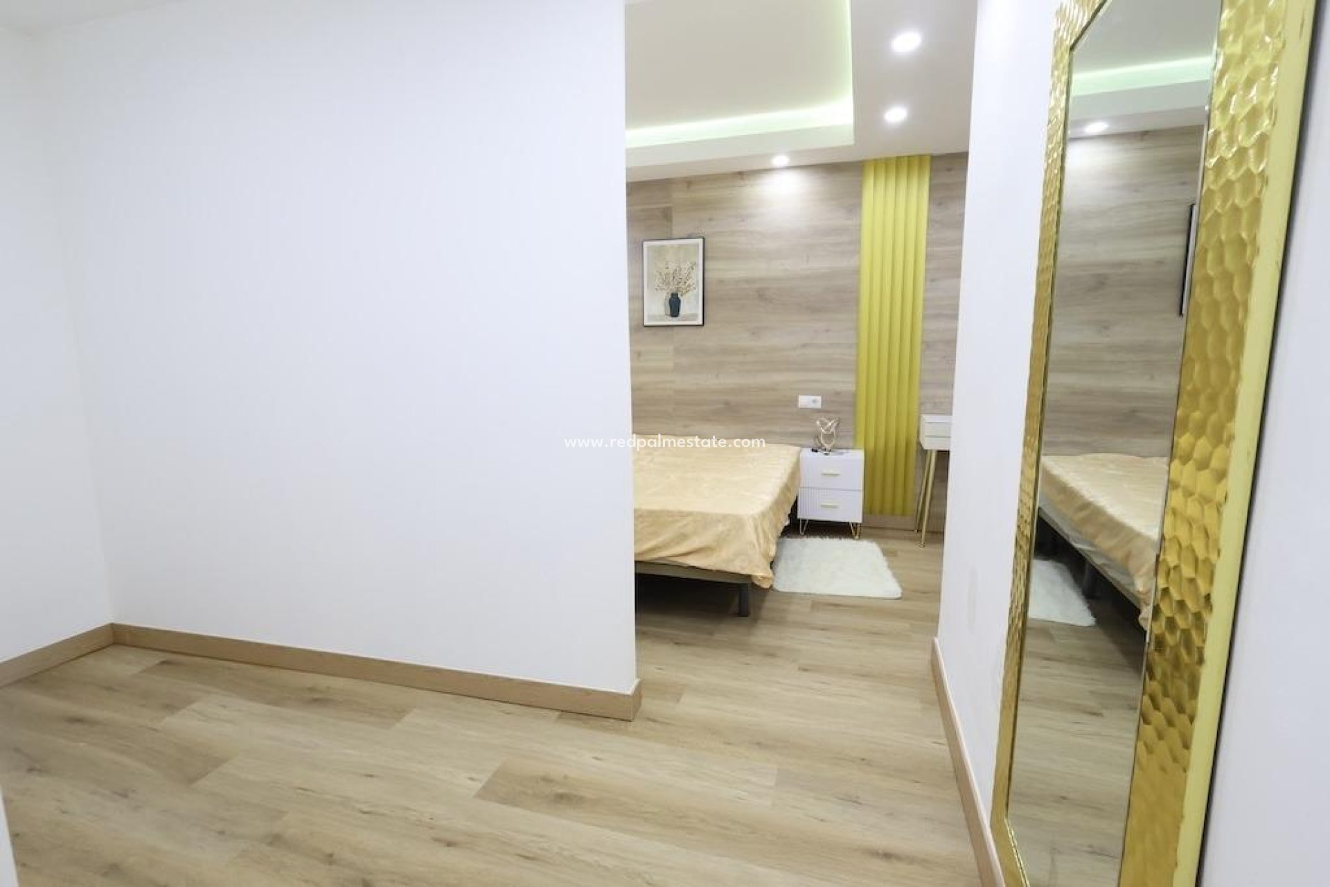 Reventa - Apartamento -
Torrevieja - Centro Torrevieja