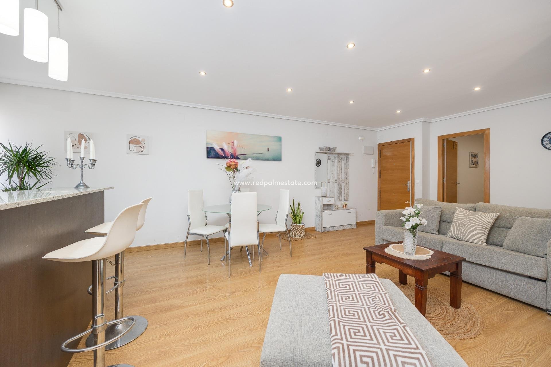 Reventa - Apartamento -
Torrevieja - Centro Torrevieja