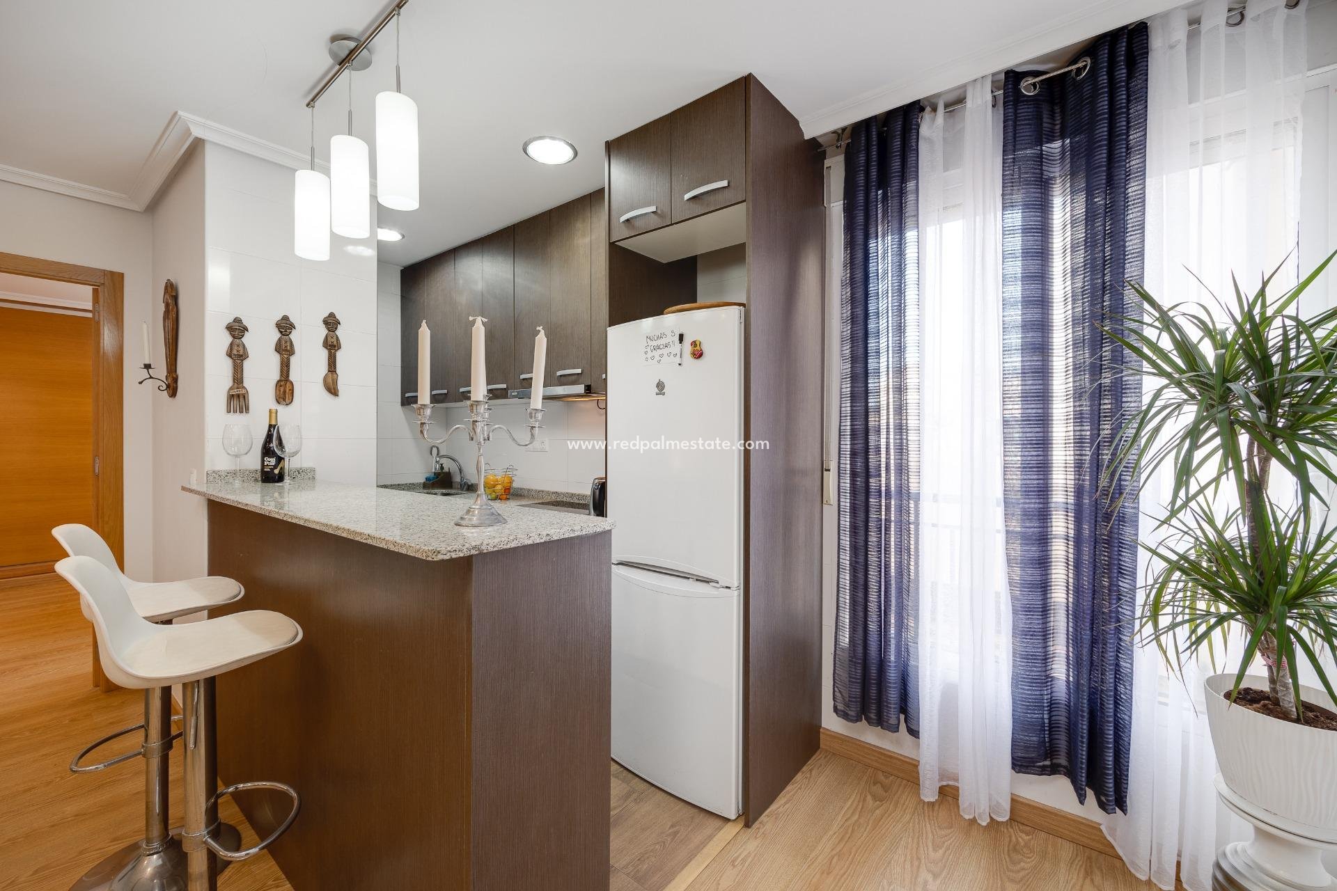 Reventa - Apartamento -
Torrevieja - Centro Torrevieja