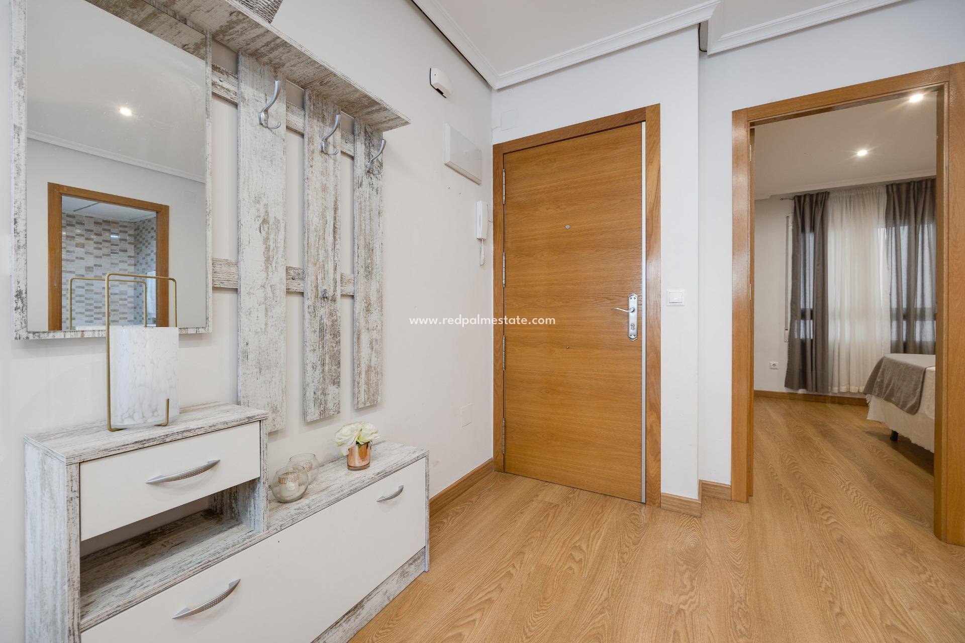 Reventa - Apartamento -
Torrevieja - Centro Torrevieja