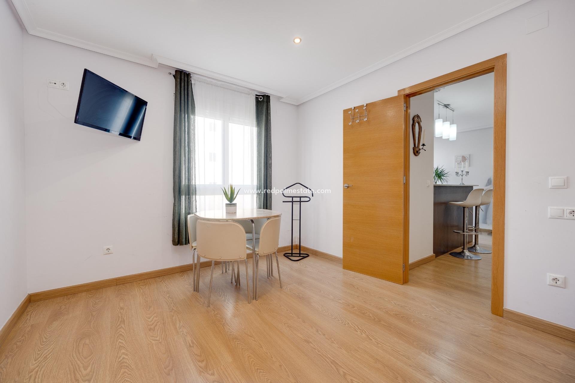 Reventa - Apartamento -
Torrevieja - Centro Torrevieja