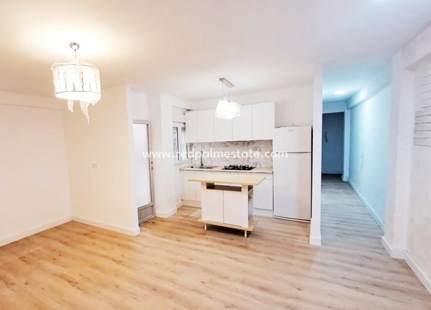 Reventa - Apartamento -
Torrevieja - Centro Torrevieja
