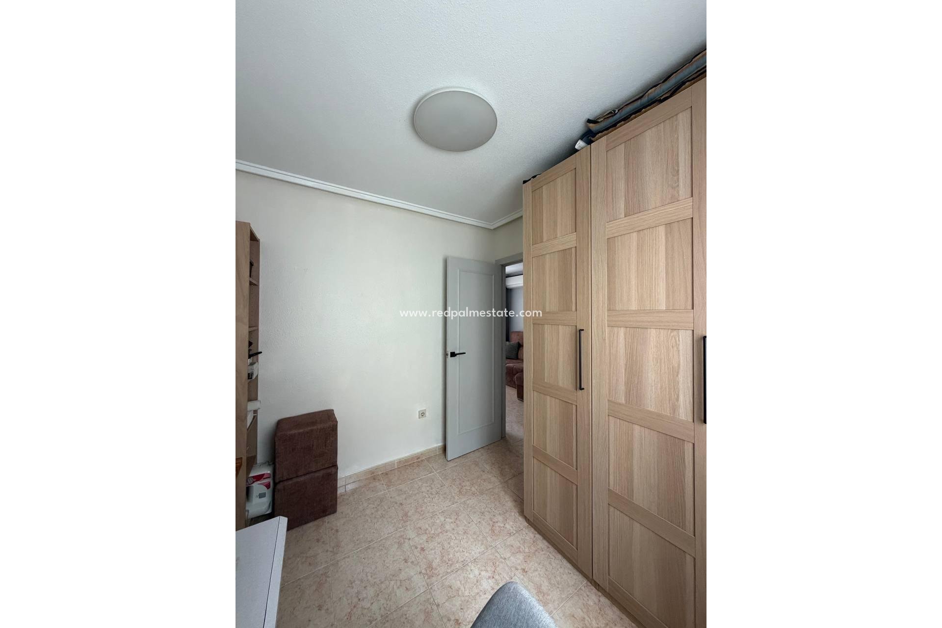 Reventa - Apartamento -
Torrevieja - Centro Torrevieja