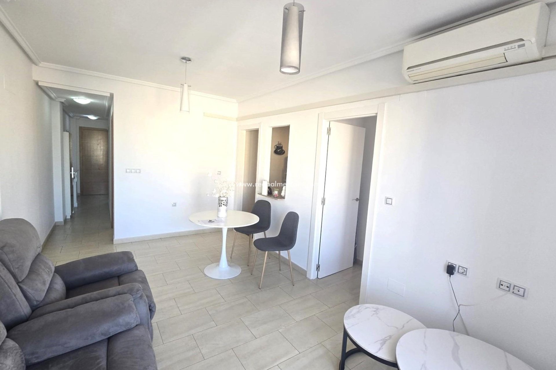 Reventa - Apartamento -
Torrevieja - Centro Torrevieja