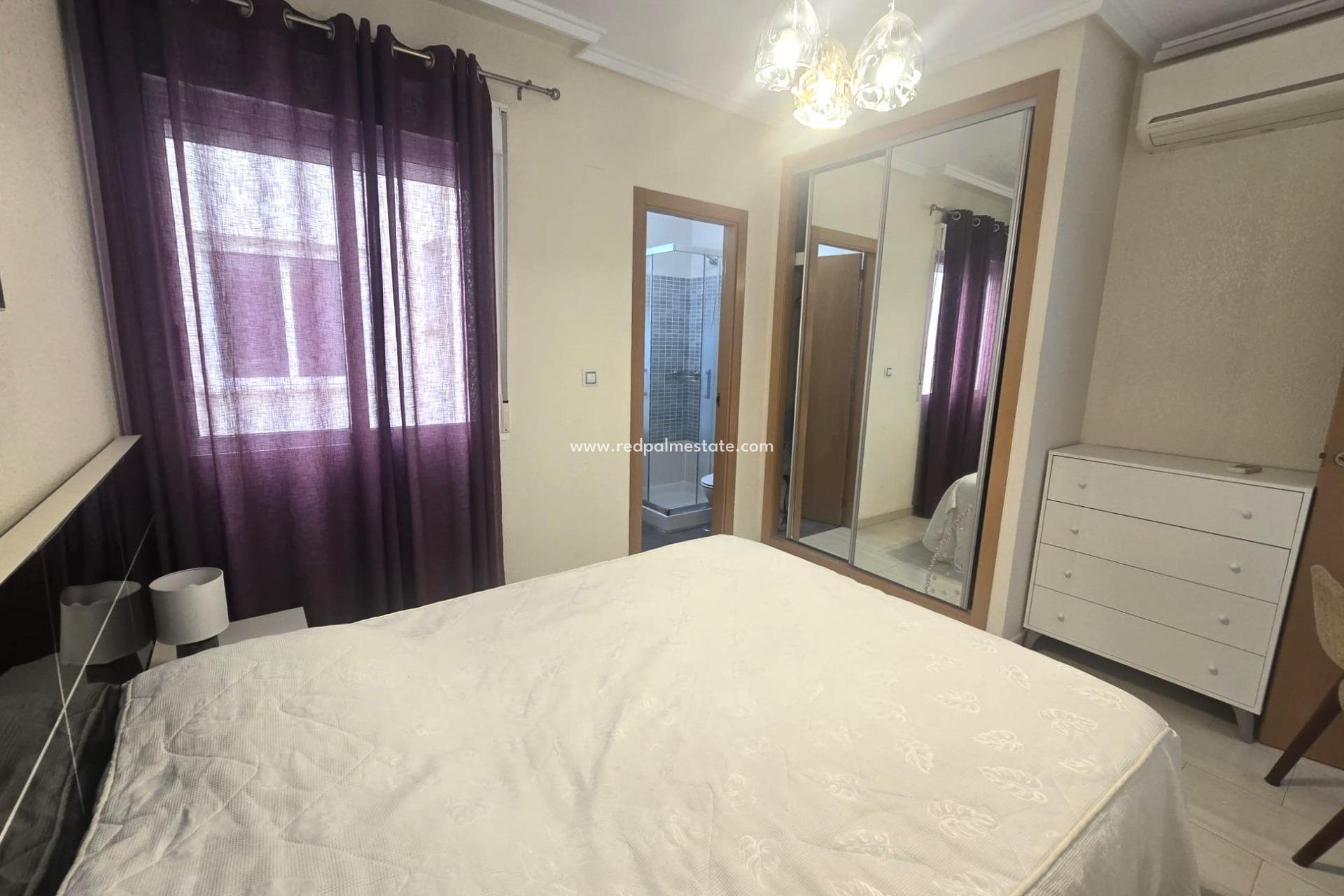 Reventa - Apartamento -
Torrevieja - Centro Torrevieja