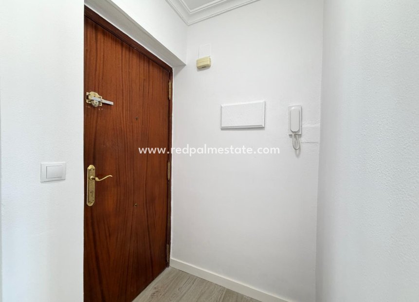 Reventa - Apartamento -
Torrevieja - Centro Torrevieja