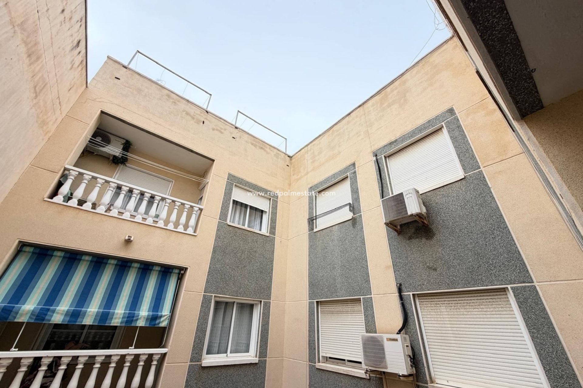 Reventa - Apartamento -
Torrevieja - Centro Torrevieja