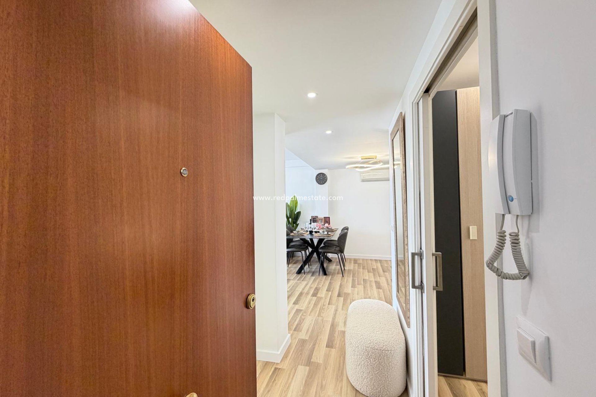 Reventa - Apartamento -
Torrevieja - Centro Torrevieja