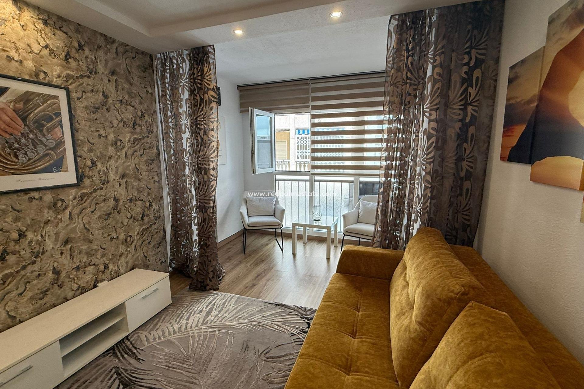 Reventa - Apartamento -
Torrevieja - Centro Torrevieja