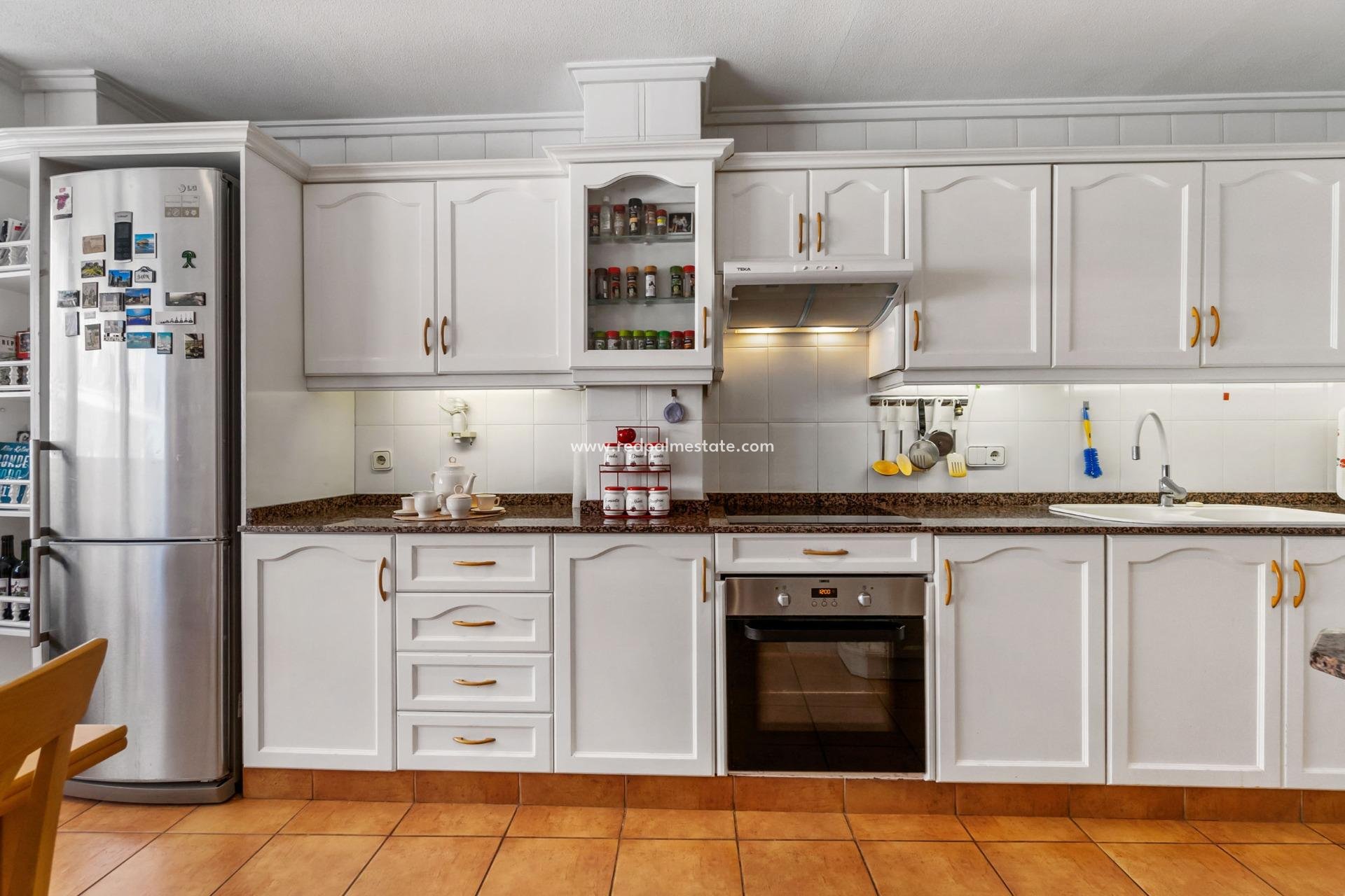 Reventa - Apartamento -
Torrevieja - Centro Torrevieja