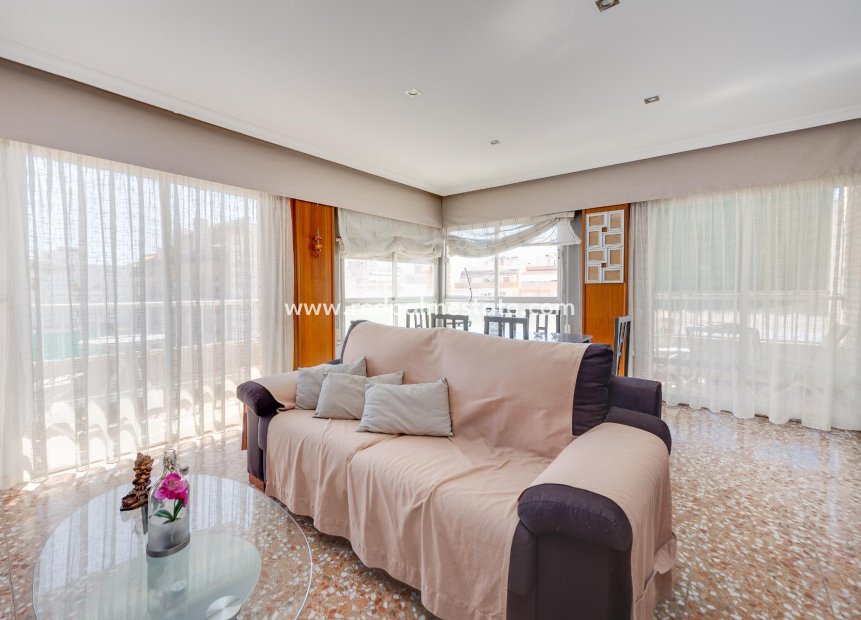 Reventa - Apartamento -
Torrevieja - Centro Torrevieja